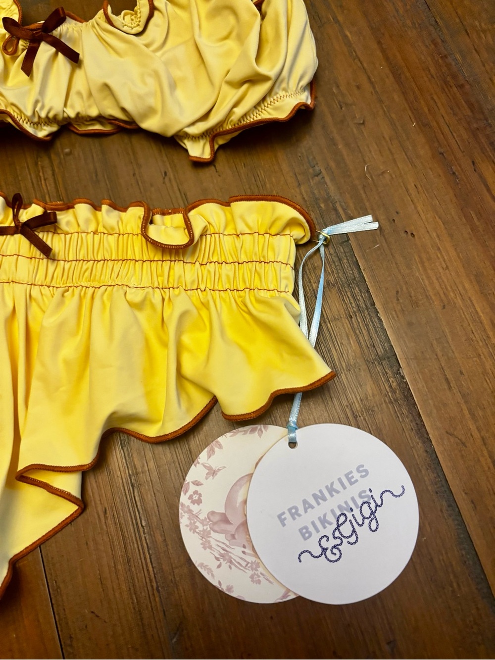 NWT Frankie’s bikinis x Gigi HADID yellow bikini set with brown trim - Picture 5 of 16